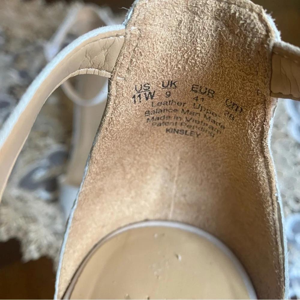 Naturalizer ankle strap heels EUC